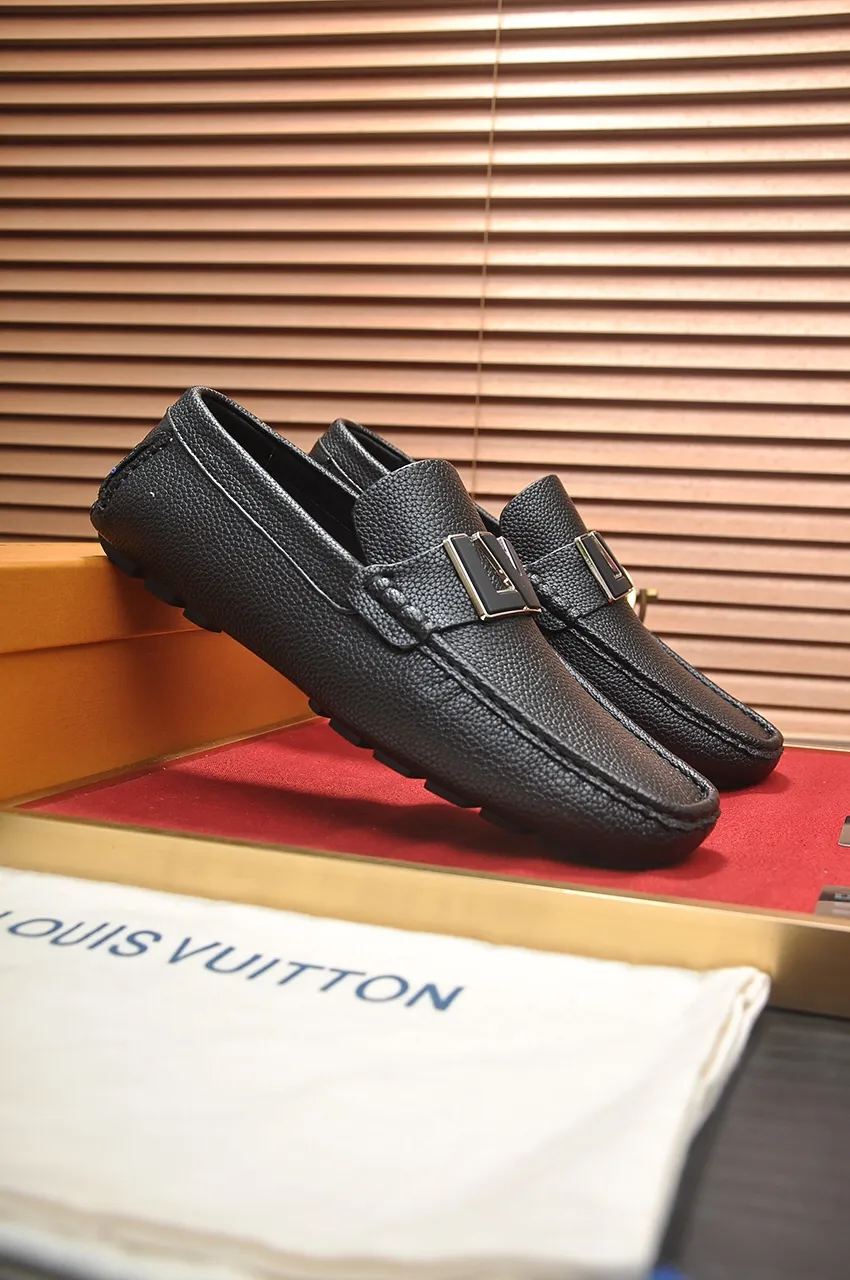 Men's men's shoes 💰420💶 [LV Doudou shoes] (water-dyed cowhide lining) new model is on the market, available on the official website. The new Doudou shoes are processed into single-color materials, and the uppers are made of imported horsehide leather. The body of the shoe is fully hemmed with mark thread, and is lined with imported original cowhide leather. The elegant shoe shape is super suitable for all-matching, and the size is 38-44.